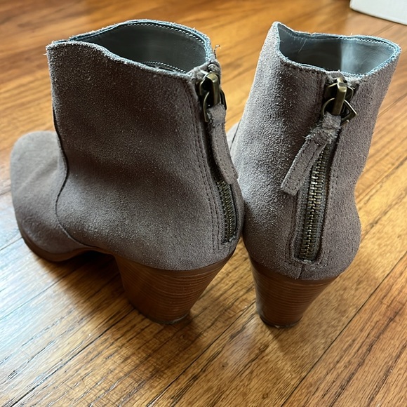 Tesori Suede Leather Block Heeled Short Boots - Picture 3 of 7